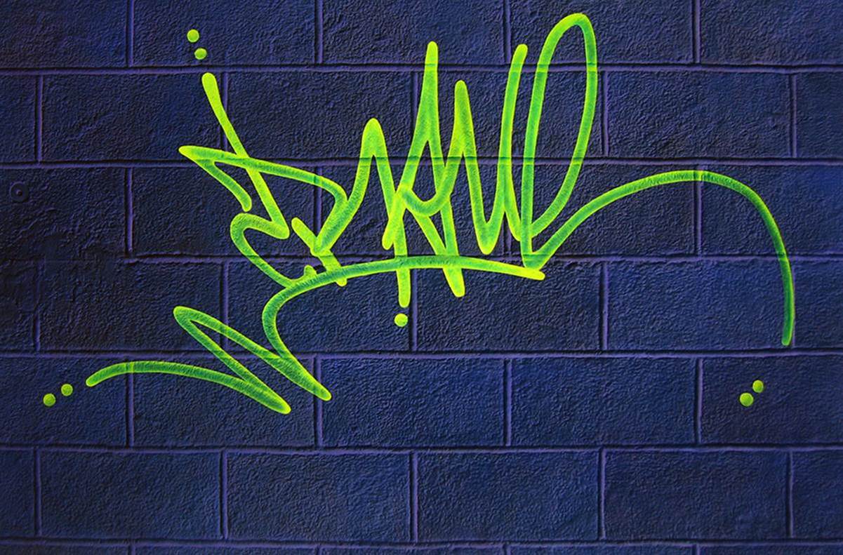 Neon tag - Nolan Haan