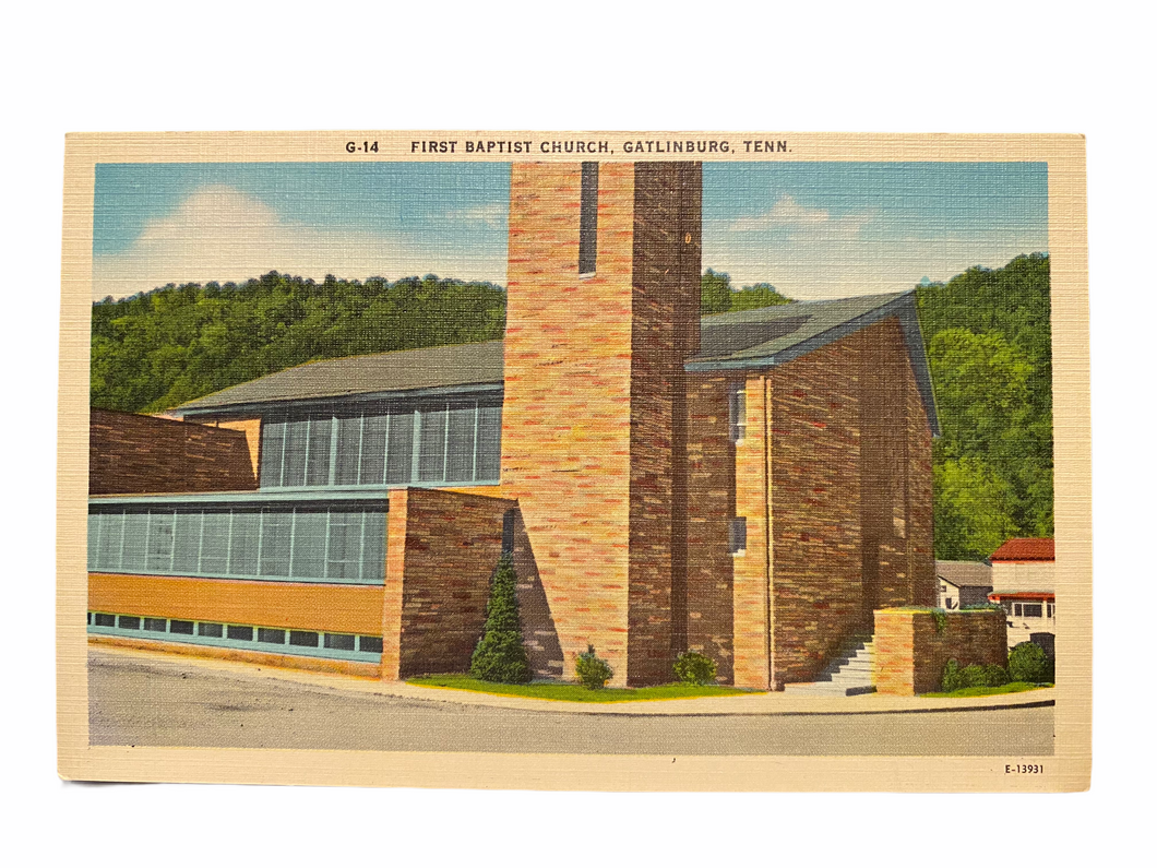 First Baptist Church, Gatlinburg Tennessee. Unused Linen Postcard Circa 1930-1944